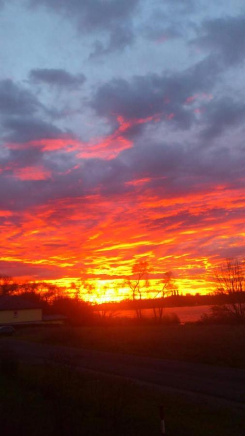 Ferienwohnung Mit Seeblick Brandenburg  ภายนอก รูปภาพ