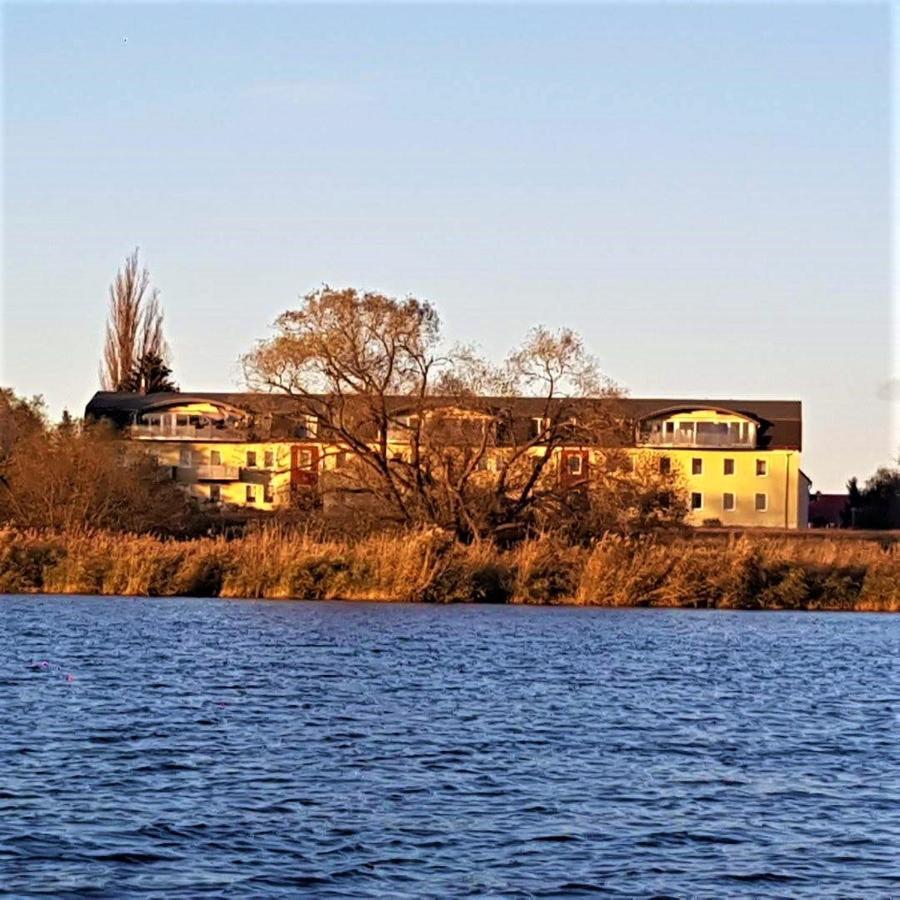 Ferienwohnung Mit Seeblick Brandenburg  ภายนอก รูปภาพ